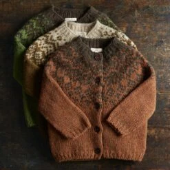 Fauna Cardigan - Lambswool - Sienna -Mama Owl MAMAOWL SISKIN FAUNA CARDIGAN GROUP 030 6e7f2936 57af 4e60 86a4 9f35d2240092