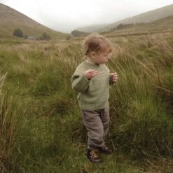 Garden Sweater - Lambswool - Sage 15 Garden Sweater - Lambswool - Sage -Mama Owl MamaOwl NinaSISKINxLBSPhotoshoot GardenSweater Sage 7